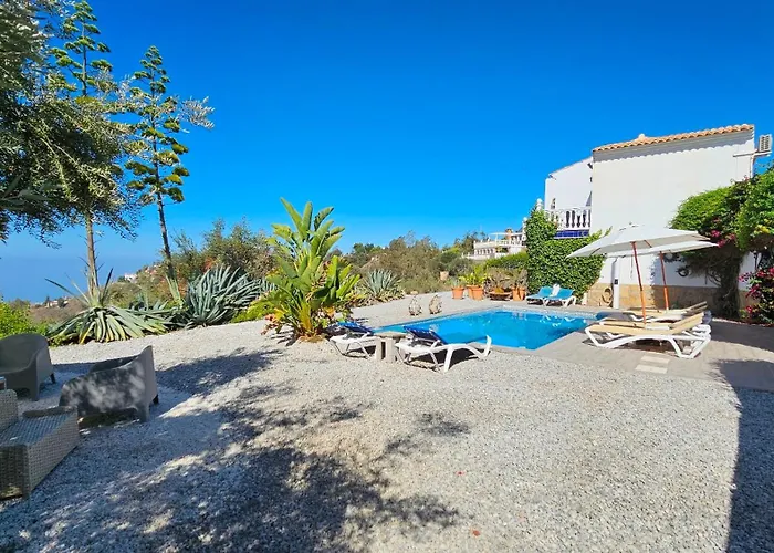 Campo Agave לינה וארוחת בוקר Sayalonga